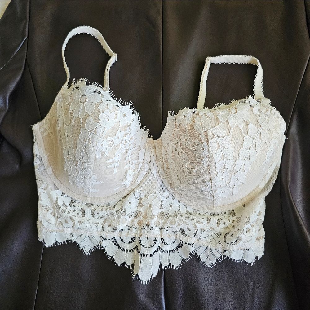 Victoria's Secret Lace Bustier in Cream